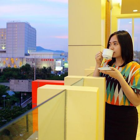 Big Fish Hotel Manado Exterior foto