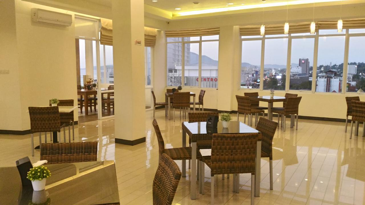 Big Fish Hotel Manado Exterior foto