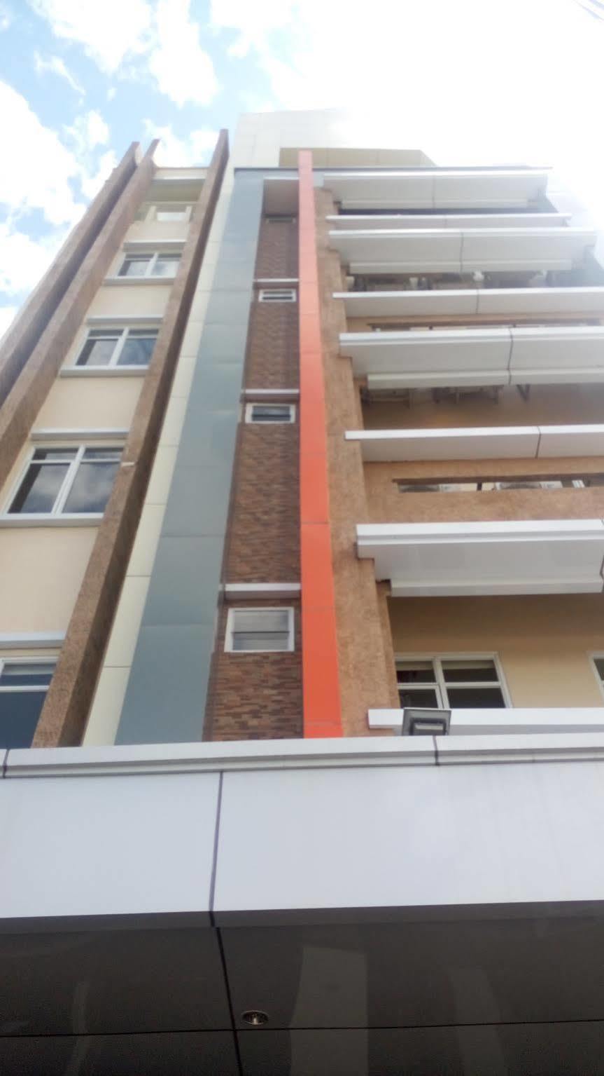 Big Fish Hotel Manado Exterior foto