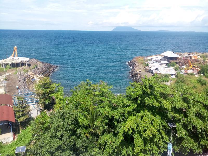 Big Fish Hotel Manado Exterior foto